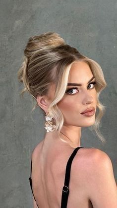 Classy Updo Hairstyles Elegant Wedding, Elegant Hairstyles For Long Hair Formal Classy, Front Updo Hairstyles, Middle Part Updo, Modern Updo, Textured Updo, Layered Bangs, Bridesmaid Hair Inspo, High Updo