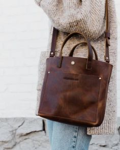 Sac Diy, Crossbody Tote, Cute Bags, Mini Crossbody, Fashion Mode, Leather Handbag, Look Fashion, Leather Tote, Leather Crossbody