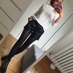 Sezane Boots, Tights With Shorts, Friday Wear, Shorts And Tights, Look Short, Cute Winter Outfits, Instagram Analytics, Fashion Weeks, Leather Outfit