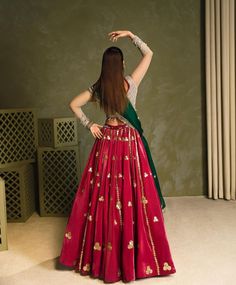 Maroon Velvet Lehenga, Mehandi Outfit, Saboor Ali, Indian Wedding Fashion, Velvet Lehenga, Indian Outfits Lehenga, Bungalow Exterior, Lehenga Designs Simple