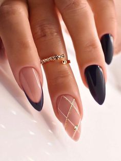 Classy Nails, Short Acrylic Nails, Nail Polishes, Cute Acrylic Nails, Black Nails, Nail Manicure, False Nails