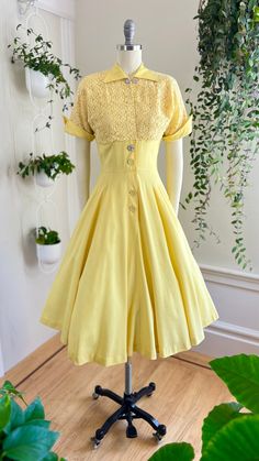 Early 60s Outfits, Vintage Shirtwaist Dress, 50s Fashion For Women, 1950s Shirts, 1960s Dresses, Shirtwaist Dress, Lace Midi, 1950s Dress, 50s Dresses