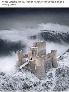 Architecture Antique, Lake Iseo, Abandoned Village, Chateau Medieval, Creepy Houses, Island Villa, Forest Road, Beautiful Castles