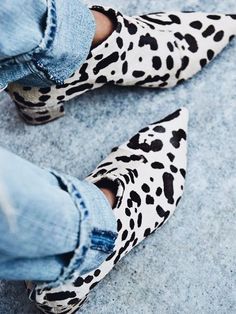 Print Shoes, Shoe Inspiration, Walk This Way, Shoe Closet, Chloe Bag, Crazy Shoes, Dream Shoes, Shoe Obsession, Looks Style