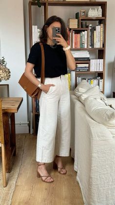 Office Inspired Outfits, Everyday Work Outfits Casual, Friday Summer Work Outfit, Effortless Work Outfits, Classy Coastal Outfit, Dress Up Linen Pants, Travel Friendly Outfits, Job Outfits For Women Summer, Business Casual Outfits Warm Weather