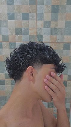 Low Curly Taper Fade, Wavy Hair Low Taper, Curly Taper Fade Haircut, Tapers Fade, Low Taper Wavy Hair, Curly Low Taper Fade, High Taper Fade Curly Hair, Low Fade Curly Hair Men, Curly Hair Low Fade