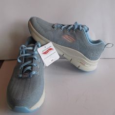 Sketchers Arch Fit Womans Sneakers Sz 5.5 Eur 35.5 Nwt Light Blue Sneakers Design Sneakers Size 5.5 Womens Sneakers Euro Size 35.5 New With Tag Rlb 269 Comfortable Blue Lace-up Sneakers, Sporty Light Blue Sneakers For Jogging, Blue Casual Sneakers For Walking, Casual Blue Sneakers For Walking, Light Blue Lace-up Sneakers For Jogging, Blue Low-top Walking Shoes, Blue Low-top Sneakers With Elastic Laces, Light Blue Casual Sneakers For Jogging, Blue Lace-up Sneakers With Elastic Laces