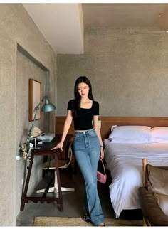 Korean Jeans Outfit, Ootd Korean Style, Ootd Korean, Flare Jeans Outfit, Korean Jeans, Jenner Outfits, Shirts Women Fashion, Casual Day Outfits