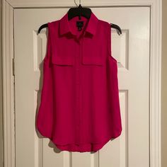 Nwt Worthington Sleeveless Blouse Brilliant Fuschia Xs. Front Pockets Are Just For Show. Due To Lighting Differences, Color May Vary. Pink Tank Top For Summer Workwear, Summer Sleeveless Camisole For Workwear, Pink Sleeveless Top For Work, Casual Sleeveless Camisole For Work, Pink Sleeveless Blouse For Work, Arte Popular, Sleeveless Blouse, Top Blouse, Blouses