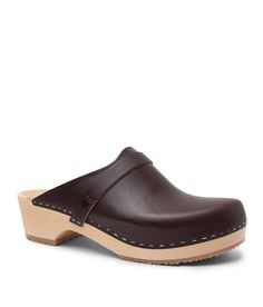 Swedish Clogs /Leather Shoes/ Classic Clogs/ Leather Clogs / Mens shoes / Leather Men Shoes / Mules Classic Brown Clogs With Rubber Sole, Classic Brown Plain Toe Clogs, Classic Brown Clogs With Leather Footbed, Rugged Brown Clogs With Round Toe, Classic Brown Clogs With Leather Sole, Rugged Closed Toe Clogs With Rubber Sole, Rugged Closed Toe Mules With Rubber Sole, Sandgrens Clogs, Brown Clogs