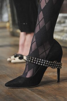 Mode Rockabilly, Path Design, High Shoes, Alice And Olivia, Stilts, Career Path, Gorgeous Shoes, Fabulous Shoes, Hot Shoes