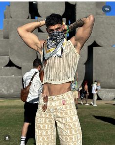 Men Coachella Outfits Festival Style, Masc Rave Outfits, Coachella Outfits Men, Guy Coachella Outfits, Outfit Tomorrowland, Gym Men Clothes, Male Festival Outfits