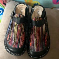 Alegra Classic Clogs Collection .Black Leather ,Used Ones ,Like New . European Size 39, Us Size 9. Alegria Shoes, Classic Collection, Mule Clogs, Mules Shoes, Clogs, Black Leather, Like New, Women Shoes, Leather