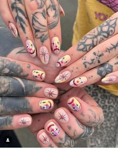 Halloween Funky Nails, Funky Halloween Nails, Clown Nails, Halloween Nail Ideas, Mens Nails, Gel Nails Diy, Halloween Nail, Halloween Nail Art