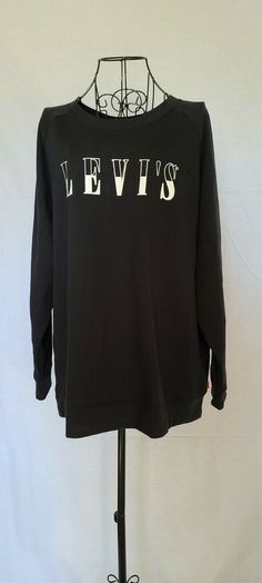 Levi's Womens 2X Sweatshirt Stretch Long Sleeve Black w/ White Logo New.  It's 27.5 inches long.  Ships with USPS Priority Mail. Oversized Logo Print Top For Fall, Fall Logo Print Relaxed Fit Tops, Fall Relaxed Fit Logo Print Tops, Fall Relaxed Fit Tops With Logo Print, Levi's Long Sleeve Sweatshirt For Fall, Levi's Black Graphic Print Top, Levi's Relaxed Fit Winter Tops, Levi's Relaxed Fit Tops For Fall, Levi's Long Sleeve Cotton Tops