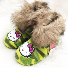 New. Never Worn Multiple Sizes Available Camouflage Faux Fur Around Top Of Bootie Adorable Y2k Toys, Sanrio Green, Sanrio Shoes, Shoes Hello Kitty, Hello Kitty Slippers, Hello Kitty Baby, Hello Kitty House, Pretty Shoes Sneakers, Pink Hello Kitty