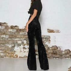 Vintage Velvet Long Flare High Waist Bell Bottom Pants – Fashiondresses for less Velvet Bell Bottoms, Bell Bottom Trousers, Celana Fashion, Velvet Flare Pants, Trousers Women Wide Leg, Black Velvet Pants, Velvet Flares, Pastel Outfit, Coachella Outfit