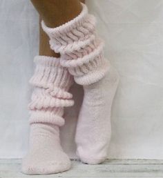 Fall Clean Aesthetic, Girly Closet Aesthetic, Girly Autumn Aesthetic, Pink Socks Aesthetic, Pink Autumn Outfit, Girly Winter Aesthetic, Girly Fall Aesthetic, Fall Aesthetic Pink, Cozy Pink Aesthetic