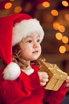 Toddler Christmas Photos, Christmas Poses, Christmas Family Photoshoot, Xmas Pictures, Merry Christmas Pictures, Family Christmas Pictures