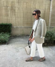 Birkenstock Outfit, Casual Chic Spring, Outfit Look, Birkenstock Arizona, Ootd Outfit, Casual Fall Outfits