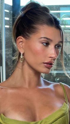 Apply Concealer, How To Apply Concealer, Sleek Hairstyles, Wedding Hair And Makeup, Hailey Bieber, Makeup Artists, How To Make Hair, Bridesmaid Hair