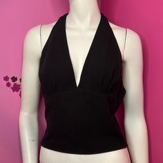 Free People Deep V Halter Top Black Size Medium Brand New Without Tags. Never Worn. Excellent Condition, No Flaws Beautiful And Very Sexy Halter Top, Features Stretchy Band On Back And Ties At Neck Bust 36” Waist 30-40” I Elegant Black Halter Top For Spring, Fitted Black Halter Top, Halter Neck Top Outfit, V-neck Halter Top, Bra Friendly, Edgy Black Sleeveless Halter Top, Low Neck Tops, Casual Black V-neck Halter Top, Fitted Black V-neck Halter Top, Black V-neck Halter Top For Beach