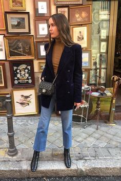 Parisian Fall Outfits, Parisian Outfits, Fall Fashion Coats, Parisian Chic Style, Stylish Blazer, Blazer Outfit, Vogue Australia, Cropped Flare Jeans