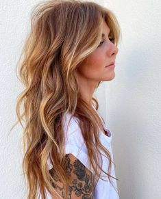 2023 Short Haircuts, Curtain Bangs Ideas, Short Hair Transformation, Soft Curtain Bangs, Bangs Ideas, Medium Bob, Ginger Hair Color, Strawberry Blonde Hair, Hair Color And Cut