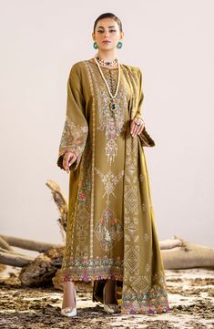 Heena Green Embroidered Pakistani Salwar Kameez Luxury Suit Luxury Suit, Pakistani Winter Dresses, Pakistani Salwar, Raw Silk Fabric, Pakistani Salwar Kameez, Leather Dye, Suit Fabric, Pakistani Outfits, Fabric Stores Online