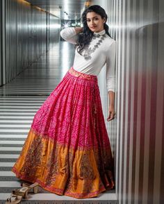 Bandhani Skirt, Long Skirt With Shirt, Shirt Blouse Designs, Pink Skirt Outfits, Garba Outfit, Priya Bhavani Shankar, Long Skirt And Top, Womens Skirt Outfits, Indian Outfits Lehenga