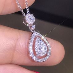 Cubic Zirconia Teardrop Necklace Costume Jewelery, Pretty Accessories, Detailed Necklace, Art Deco Diamond Rings, Diamond Jewelry Designs, Paper Gift Box, Hair Jewelry Wedding, Necklace Wedding, Silver Jewelry Fashion