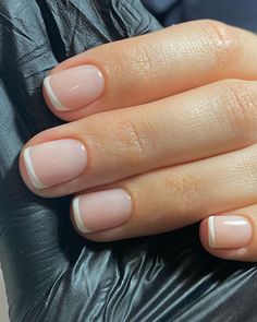 Are you looking for the best 2022 short nail trends? Well, come and check out our list! Here are the best new trendy short nail designs and ideas for French Manicure Short Nails, Short Nail Trends, Nail Valentine, Round Square Nails, Trendy Short Nails, Acrylics Nails, Short French Tip Nails, Valentines Nail