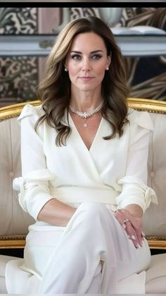 Princess Katherine Fashion, Kate Middleton White, Kate Middleton Style Dresses, Katherine Middleton, Kate Middleton Style Outfits, Düşes Kate, Looks Kate Middleton, Kate Middleton Hair, Elegance Dress