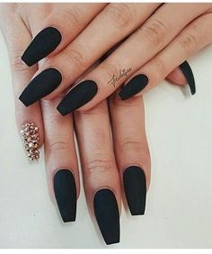 Matte black, Are you looking for nails acrylic coffin matte art designs that are excellent for this summer? See our collection full of cute summer acrylic coffin matte nails art ideas and get inspired! Nails Mat, Matte Nail Art, Coffin Nails Matte, Matte Black Nails, Matte Nails Design, Cool Nail Designs