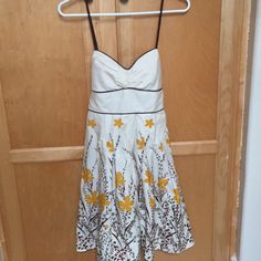 Nwot Never Been Worn. Cute Summer Dress. Size 5 White Cotton A-line Mini Dress, White A-line Lined Midi Dress, White A-line Midi Dress Lined, White A-line Sundress For Casual Wear, Casual White A-line Sundress, White Lined Sundress For Spring, White Cotton Knee-length Sundress, White Lined Cotton Mini Dress, White Cotton Lined Mini Dress