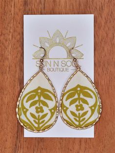 SUN N SOUL - Boutique - Teardrop Flower Quit Hawaiian Fabric Earring | AlohaOutlet