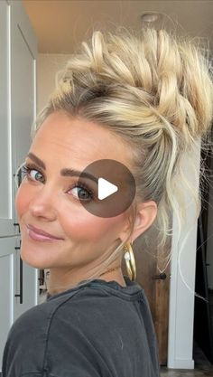 Harmony Beus on Instagram: "For those get your hair off your neck days!  #hairtutorial #updo #easyhairstyles" Hairstyle Wisuda, Harmonize Beauty, Hair Workout, Easy Updos For Medium Hair, Easy Updos For Long Hair, Hairstyles Aesthetic, Easy Updo Hairstyles, Workout Short, Easy Hair Updos