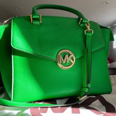 Michael Kors Authentic Women's 100% Genuine Leather Large Satchel Bag Purse $398 Luxury Green Bags For Errands, Green Luxury Bag For Errands, Designer Green Satchel With Top Carry Handle, High-end Green Satchel For Shopping, High-end Green Bags For Shopping, High-end Green Shopping Bag, High-end Green Bags With Double Handle, Designer Green Shoulder Bag With Handles, Luxury Green Shopping Bag