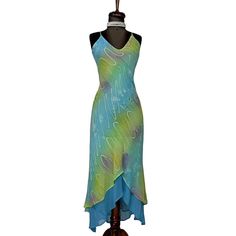 🪩 Vintage 2000s Mermaid  Colours Chiffon Dress    🪩 Size S " 8    🪩 No  Zip , Fully Lining  , Material Has Minimal Stretch , Excellent Condition , No See Through  🪩  Pit to pit 42 cm        Waist 36 cm        Hips 44 cm        Length 140 cm  🪩 Thank you for looking at our page, all dresses are vintage some are new with tags and some have been previously worn. Some dresses may gave some signs of wear due to the vintage condition however, dresses have been checked to make they are in good con 2000s Sundress, Mermaid Colours, 2000s Dresses, Y2k Formal, 2000s Dress, Silk Evening Dress, Ethereal Dress, Prom Dresses Vintage, No See