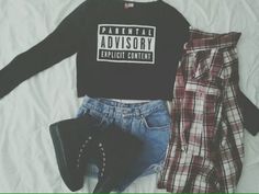 Imagem de fashion, outfit, and clothes Grunge Shirts, Grunge Clothes, Hipster Grunge, Look Retro, Tumblr Outfits, Kat Von D, Alternative Rock, Grunge Style, Soft Grunge