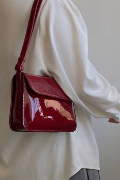 vintage style red lacquered bag, burgundy shoulder bag, minimalist aesthetic accessories, boogzel Chique Outfit, Womens Messenger Bag, Pretty Bags, Moda Vintage, Mode Vintage, Small Shoulder Bag, Chic Woman, Square Bag, Keds