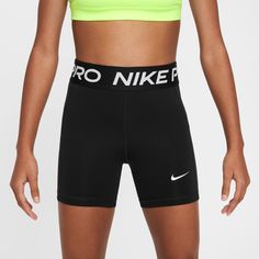 School Shorts, Nike Pro Shorts, Gym Classes, Fashion Watch, Casual Athletic, Training Shorts, School Sports, Running Training, Going To The Gym