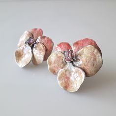 Orchid Ceramic, Aluminum Foil Art, Aluminum Jewelry, Foil Art, Polymer Crafts, Pearl Leather, Leather Flowers