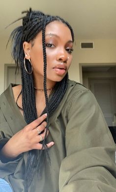 Braided Hairstyles With Color, Hairstyles On Straight Hair, Hairstyles With Color, Black Braided Updo, Box Braids Updo, Braids Updo, Afro Braids, Braid Hairstyle