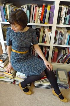 Tilly and the Buttons: Happy Blog-iversary to meeeeee! Prim And Proper, Librarian Style, Librarian Chic, Tilly And The Buttons, Long A, Teacher Outfits, Geek Chic, Retro Chic, Party Girls