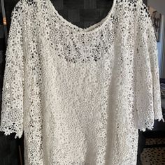 Lovely Brand New With Tags Velvet By Graham & Spencer Floral Ivory Top With Camisole, Size Uk Xl , Cotton. Great With Jeans Or Slacks. A Summer Wardrobe Necessity. White Feminine Crochet Lace Top, Feminine White Crochet Lace Top, White Feminine Lace Crochet Top, Feminine White Lace Crochet Top, Elegant Cream Crochet Lace Top, Elegant Cream Top With Crochet Lace, Elegant Cream Crochet Top For Spring, White Crochet Lace Blouse Feminine Style, White Feminine Crochet Lace Blouse