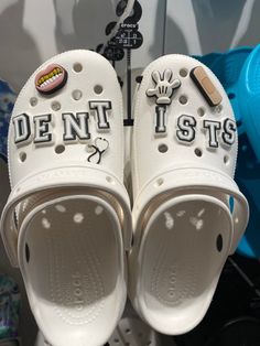 Dental Assistant Shoes, Dentist Career, Dental Hygiene Graduation, Dentist Ideas, Dental Assistant School, Future Dentist, Dental Assistant Study, Dental Hygiene Student, Dental Aesthetics