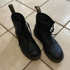 Near Perfect Condition. Not Fully Broken In Dr Martens Men, Shoes Dr Martens, Dr Martens Black, Dr Martens Shoes, Martens Shoes, Dr. Martens, Men's Shoes, Shoe Boots, Man Shop