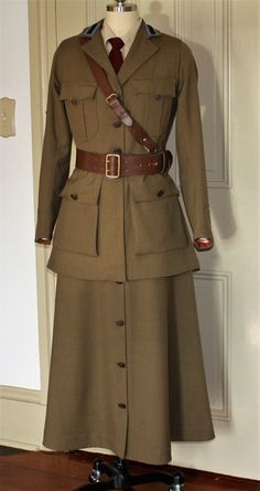 Military Outfits, Women's Military Uniform, Military Inspired Fashion, Women's Uniforms, Military Uniforms, Stop Staring