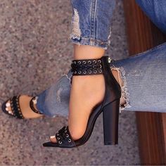 Solid Black Beige Summer Women Open Toe Shoes Fashion Ankle Strap Criss-cross Leather High Heels Thick Heel Sandals - Thumbnail 2 High Heels Classy, Women Platform Sandals, Chic Heels, Chic Shoes, Chunky Heels Sandals, Heel Sandal, Black High Heels, Ripped Denim, Thick Heels